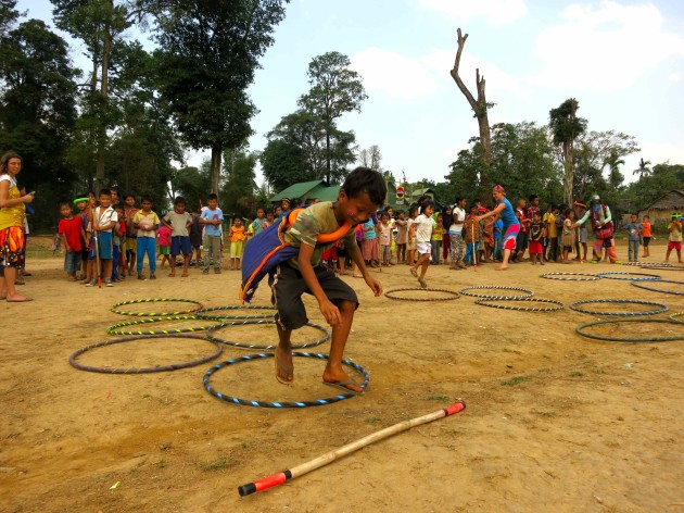 Group games with obstacles courses